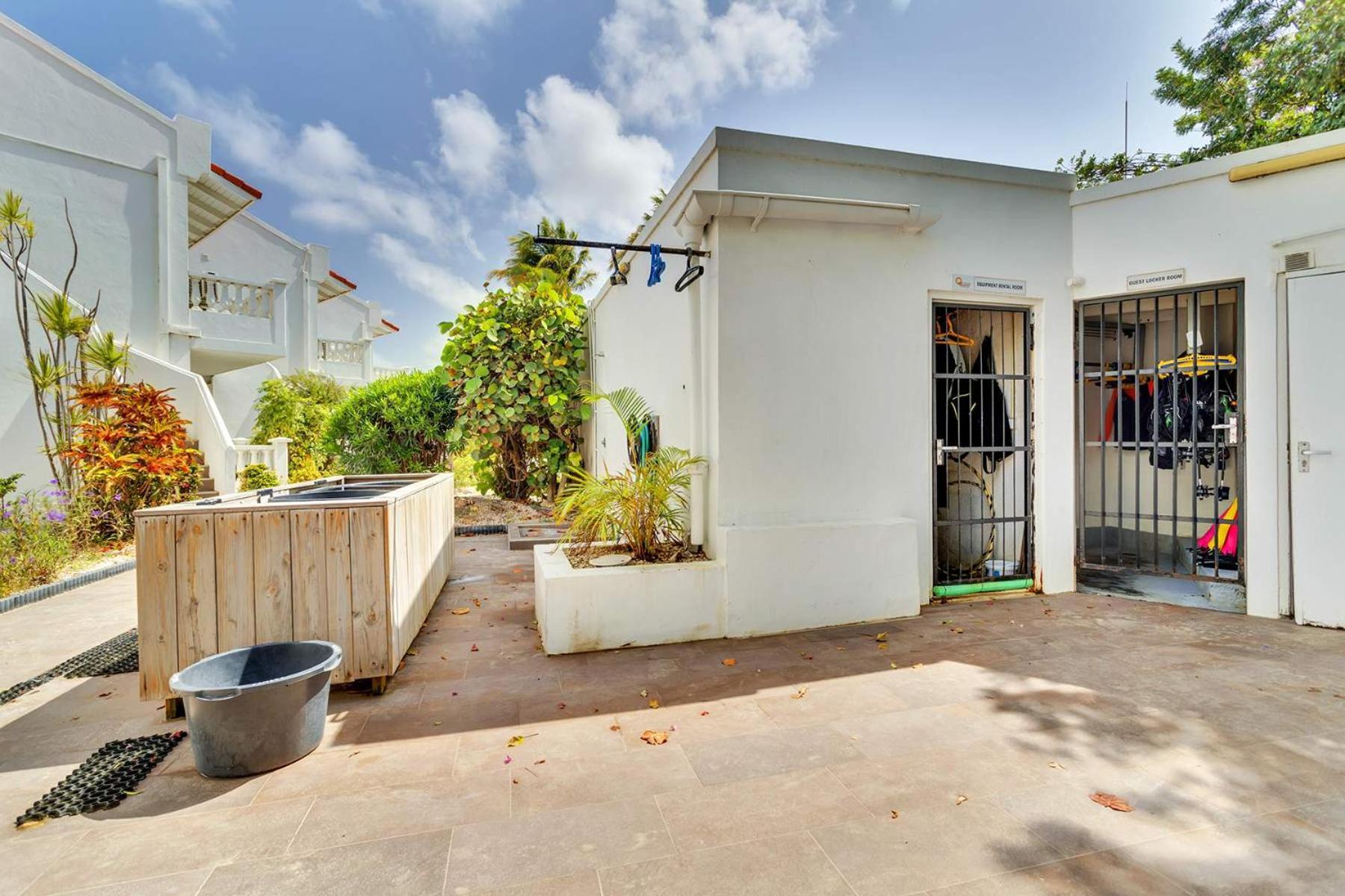 Belmar Oceanfront Apartment 14 Divers Paradise Kralendijk Esterno foto